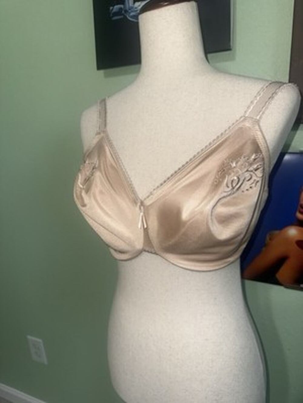Wacoal Bra Slimline Seamless Underwire Minimizer Size 34DDD Sand Beige 85154